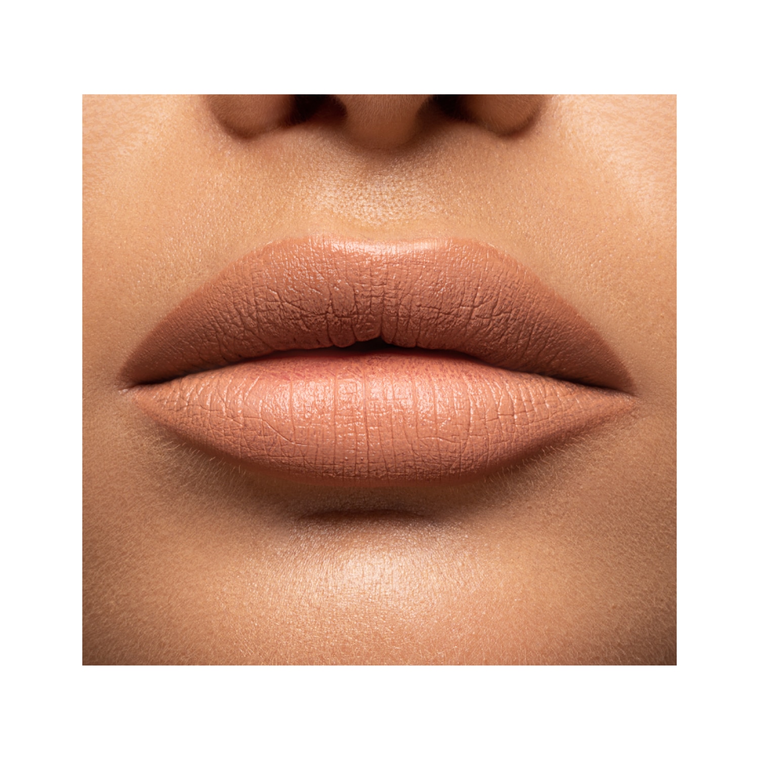 I NEED A NUDE (BARRA DE LABIOS)